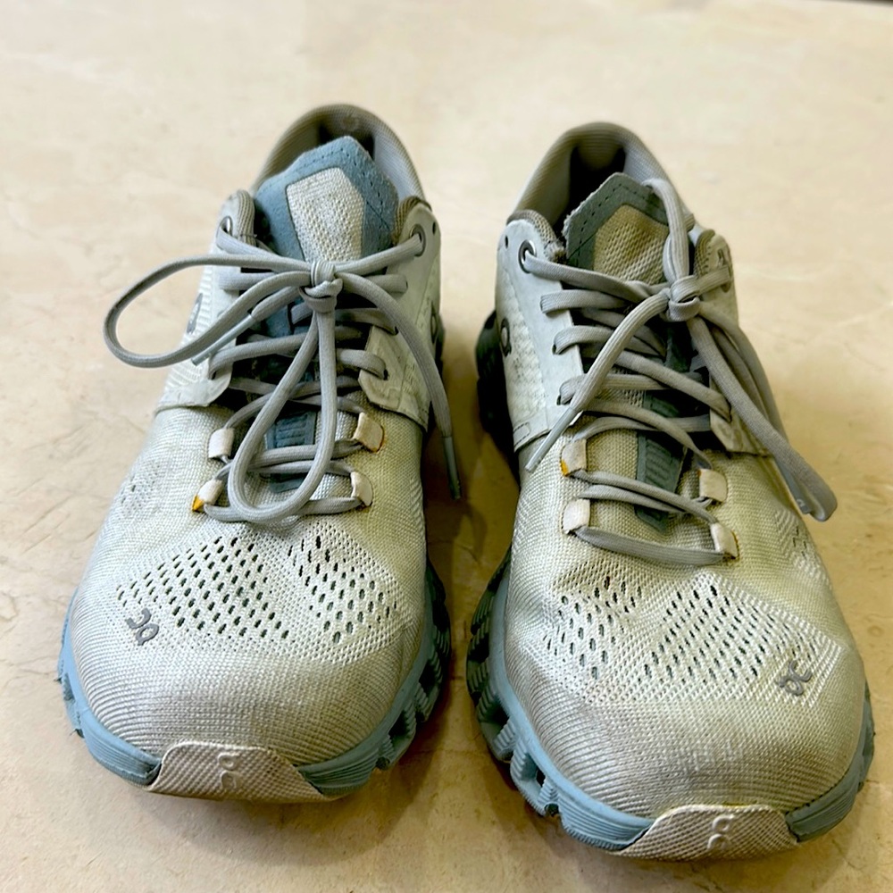 On cloud light blue running sneaker